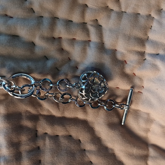 Pave crystal heart pendant w/toggle adj link chain. Silvertone - Picture 3 of 5